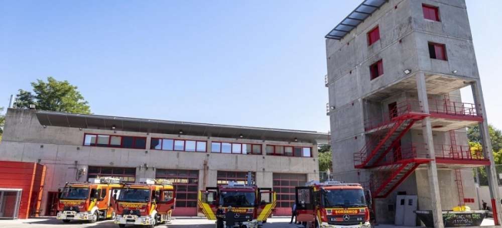 Los bomberos de Madrid reciben cuatro camiones carrozados por Flomeyca