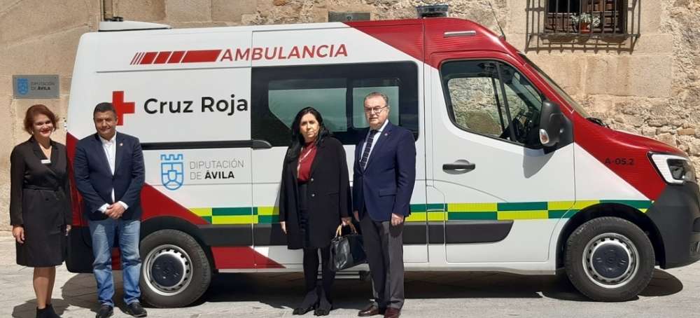 Cruz Roja de Ávila recibe una nueva ambulancia con - Cruz Roja de Ávila recibe una nueva ambulancia con ayuda de la Diputación 