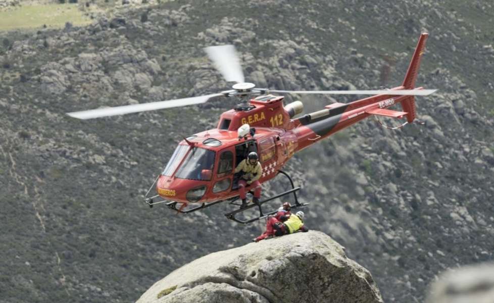 Personal del SUMMA 112 acompañará a los bomberos en el helicóptero del GERA