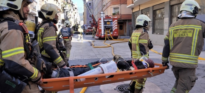 Los bomberos de la Diputación Foral de Bizkaia ensayan su respuesta en caso de incendio en cascos históricos
