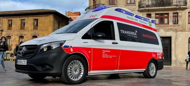 Llega a Oviedo la primera ambulancia eléctrica de Asturias Mercedes-Benz