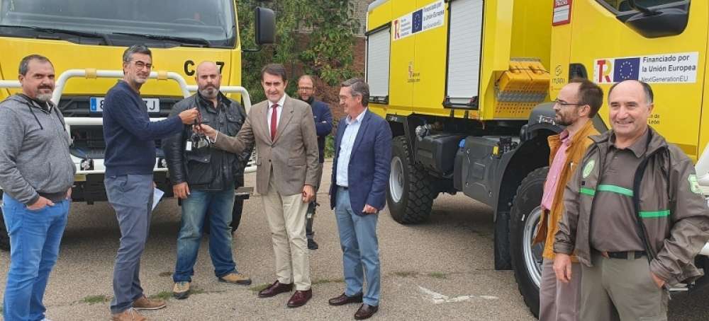 Castilla y León incorpora tres camiones autobomba a la lucha contra incendios forestales