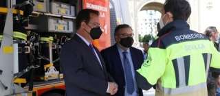 450 nuevos trajes de intervención para los bomberos de Sevilla