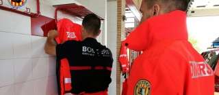 El Consorcio de Valencia dota a sus bomberos de nuevos trajes impermeables