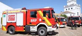 La Diputación de Sevilla entrega cinco nuevos camiones de bomberos