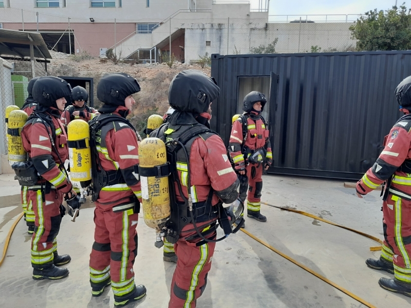  Los Bomberos de Cartagena participan en la formación ‘Incendio en interiores’