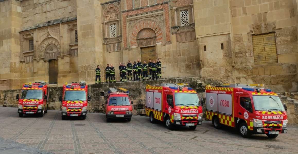 Surtruck entrega 4 nuevos vehículos a lo bombero del Ayuntamiento de Córdoba