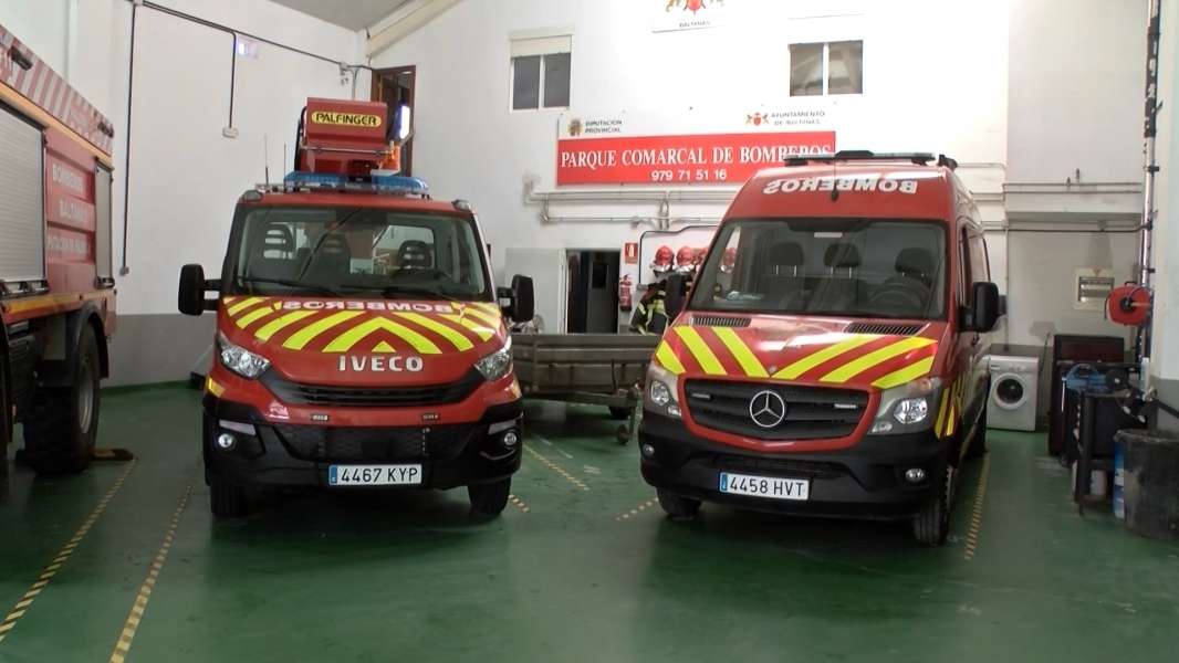 Los bomberos de Baltanás reciben dos nuevos vehículos, trajes y equipamiento