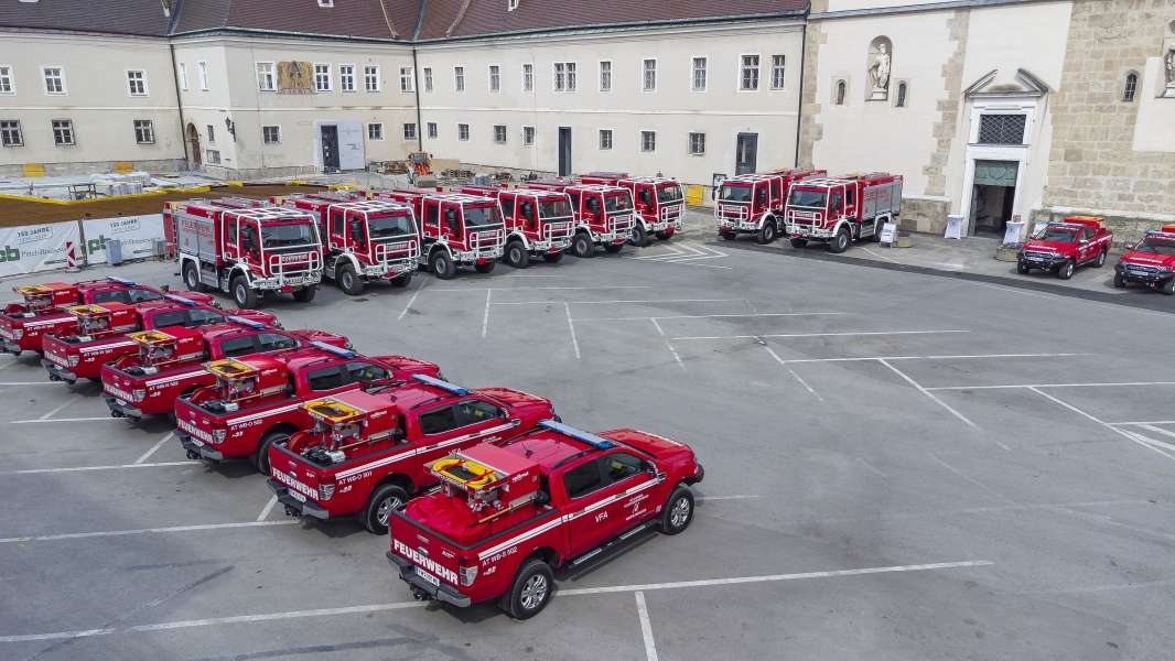 Magirus entrega 17 autobombas forestales a los bomberos de Baja Austria 