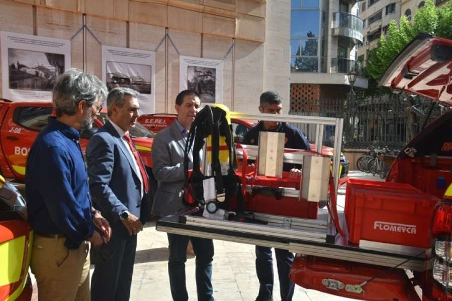 Los bomberos de Albacete reciben seis nuevos vehículos carrozados por Flomeyca