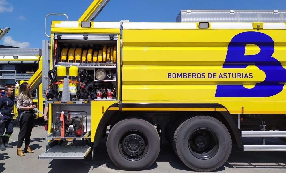 Una autobomba nodriza y dos autobombas urbanas para los bomberos de Asturias 