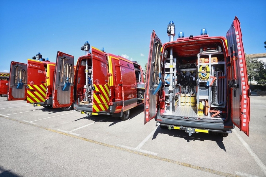 Los bomberos de Mallorca renuevan su flota con Mercedes-Benz 