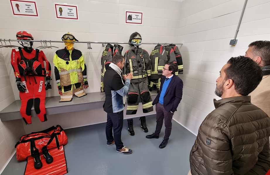 Los bomberos de Badajoz estrenan ocho todoterrenos