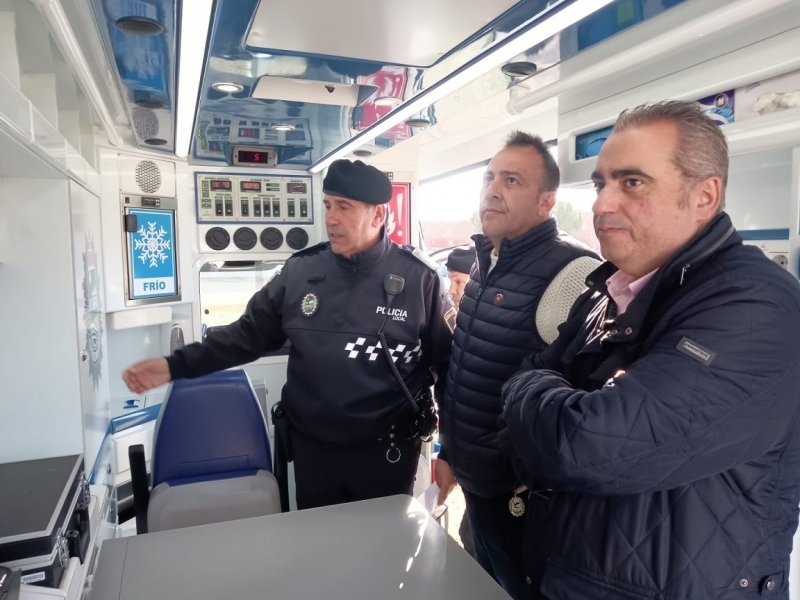 La policía de San Fernando de Henares convierte una ambulancia en oficina móvil 