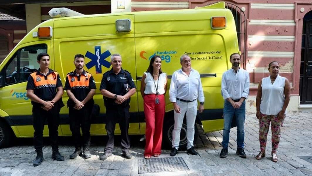 La Fundación SSG cede una ambulancia a Protección Civil de Sanlúcar