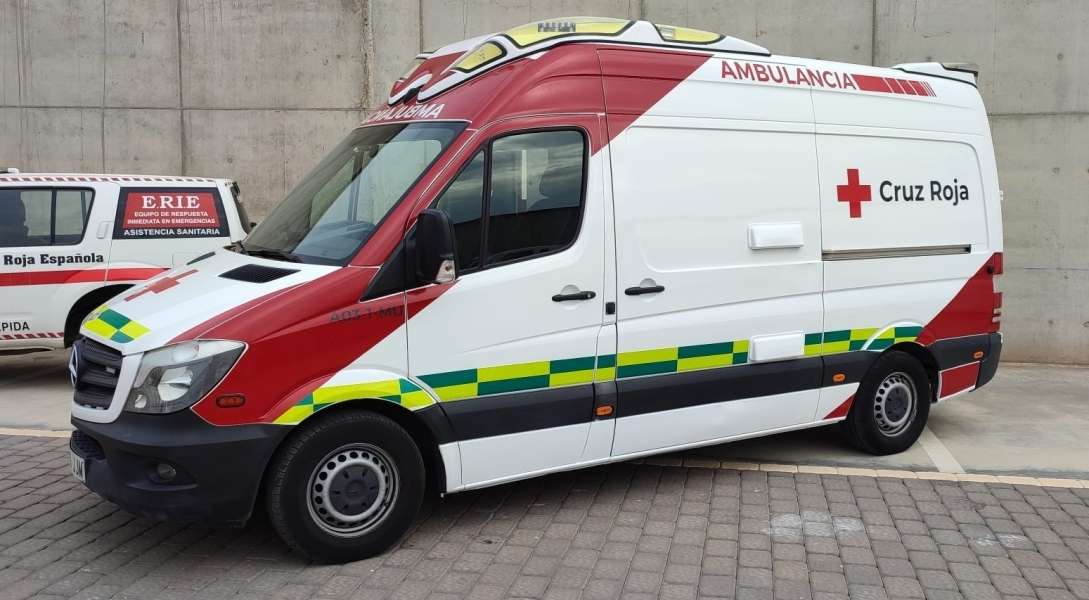 Cruz Roja Águilas adquiere una nueva ambulancia sobre chasis Mercedes-Benz