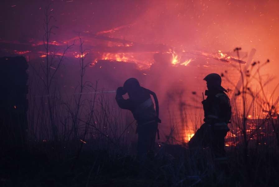 El Senado da un paso más en la jubilación anticipada de los bomberos forestales