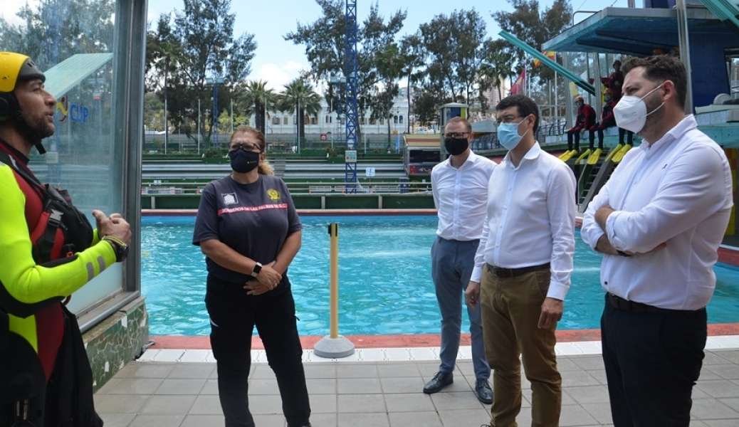 Bomberos de Las Palmas mejoran la formación en técnicas de rescate acuático