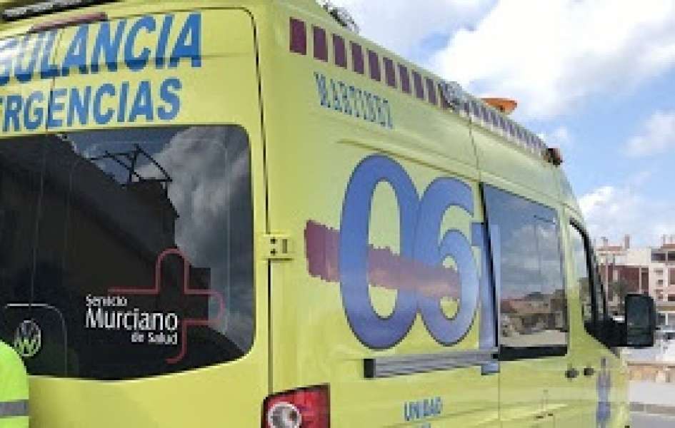 6 ambulancias reforzarán la asistencia en algunas playas de la Región de Murcia