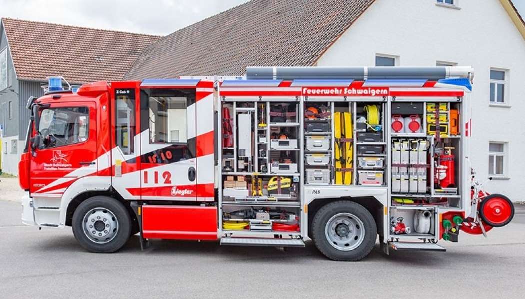 Ziegler entrega dos camiones LF 10 a los bomberos de Schwaigern