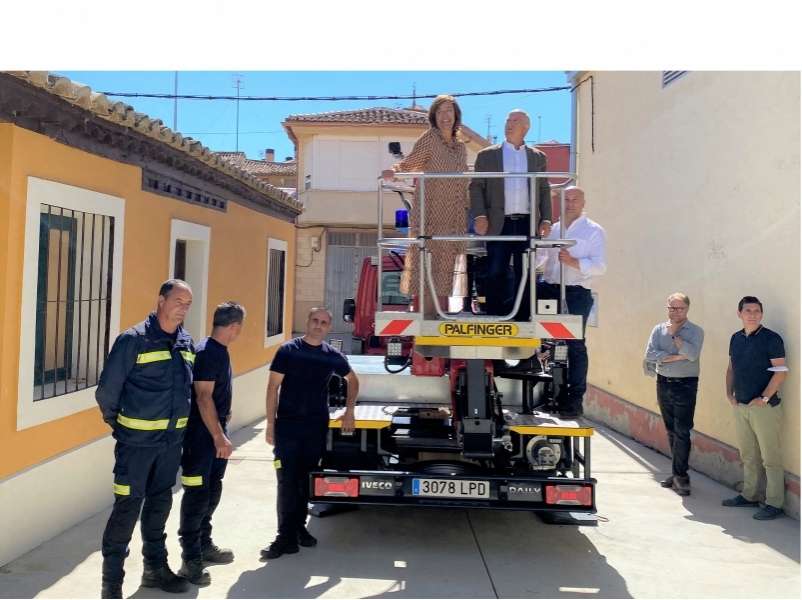 Nuevo vehículo de altura sobre chasis Iveco para los bomberos de Paredes de Nava