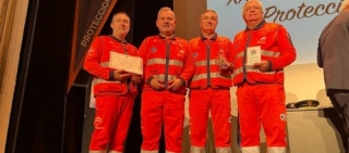 La Asociación Nacional de Voluntarios de Protección Civil concede la Placa al Mérito en su categoría de Bronce al director gerente del 061 en Andalucía, Fernando Ayuso. 