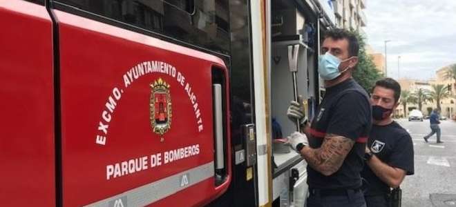 Los bomberos de Alicante impulsan un plan pionero de seguridad con códigos QR