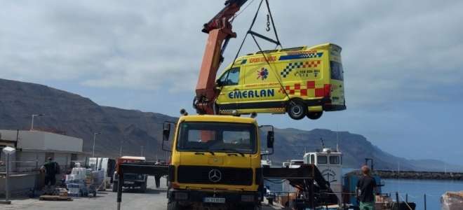 Nueva ambulancia de Emerlan para atender emergencias en la isla de La Graciosa 