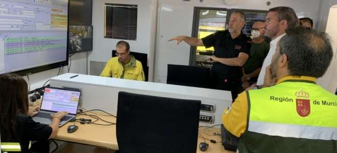 Los bomberos de Murcia renuevan su puesto de mando avanzado 