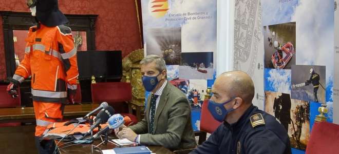 250 nuevos trajes técnicos para los bomberos del Ayuntamiento de Granada