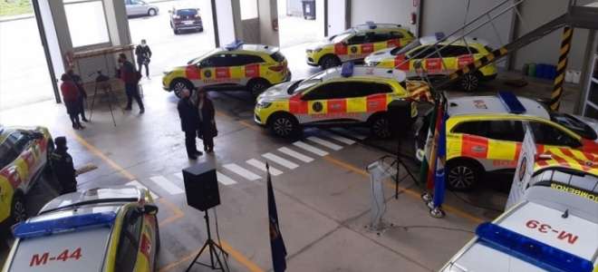 Los bomberos de Cádiz estrenan 8 vehículos de mando 