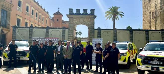 Nueve vehículos pick-up para los bomberos de Cádiz 