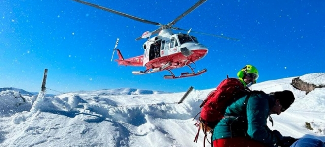 El equipo del helicóptero de Cantabria rescató al doble de personas en 2022 