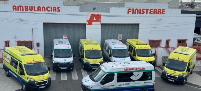 Ambulancias Finisterre incorpora vehículos nuevos de Renault