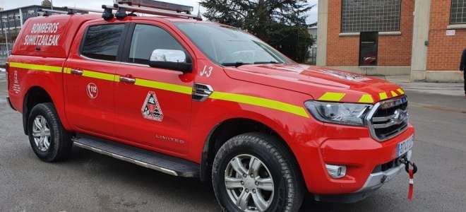 Vitoria ha incorporado un nuevo pickup Ford a la flota de bomberos
