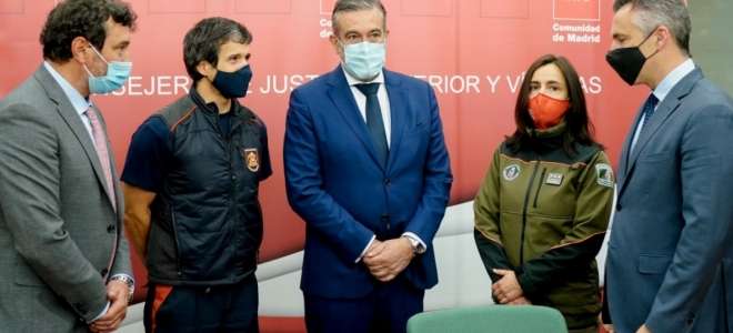 La Comunidad de Madrid pacta nuevas condiciones laborales con sus bomberos 