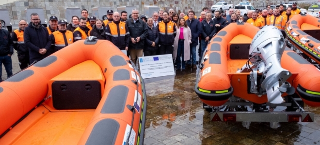 Los servicios de emergencia gallegos reciben nuevas embarcaciones neumáticas 