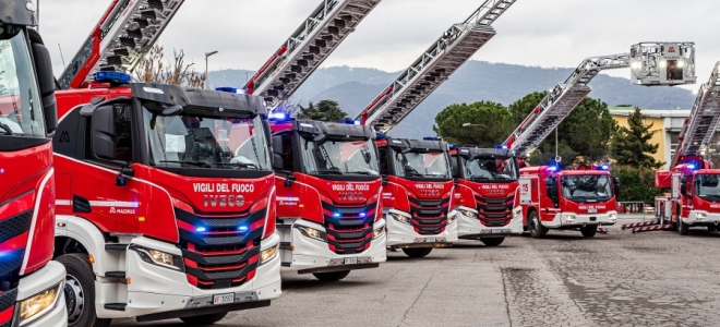Magirus entrega 42 autoescalas al Servicio Nacional de Bomberos de Italia 