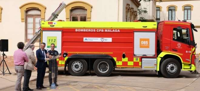 Nueva autobomba nodriza pesada para los bomberos de Málaga 