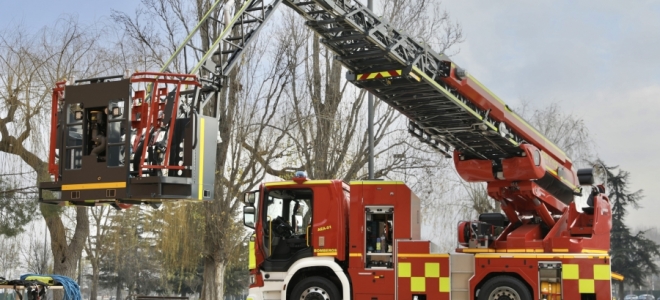 Los bomberos de La Rioja reciben una nueva autoescalera sobre chasis Scania