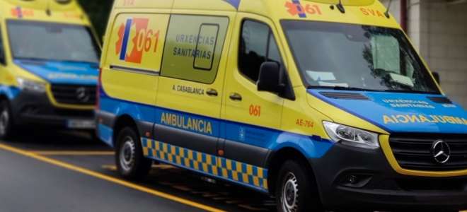 45 ambulancias Mercedes-Benz para el área sanitaria de Santiago y Barganza