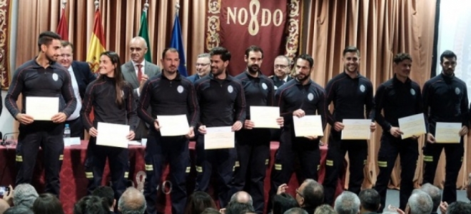 Sevilla entrega 70 distinciones a los bomberos el día de su patrón 