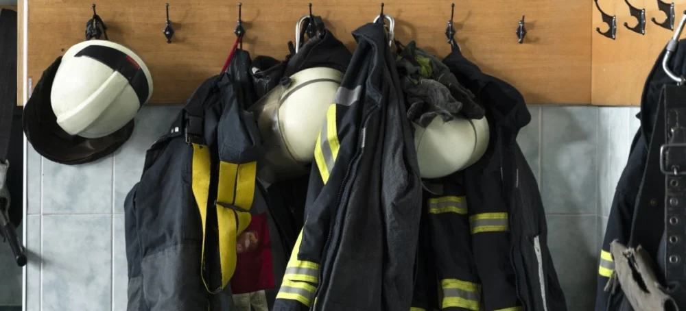 Polémica en la Comunidad de Madrid: los opositores a bombero denuncian los retrasos de las pruebas