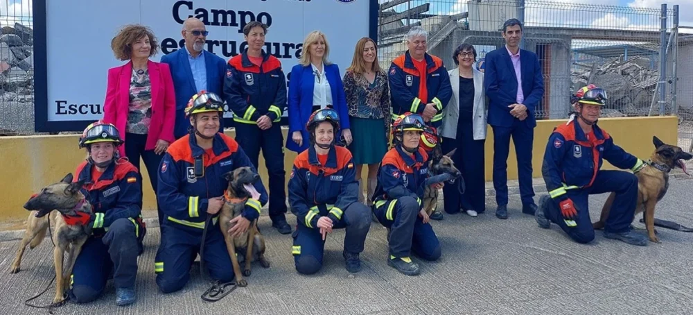 Protección Civil firma un protocolo de actuación con la Escuela Española de Salvamento y Detección con Perros