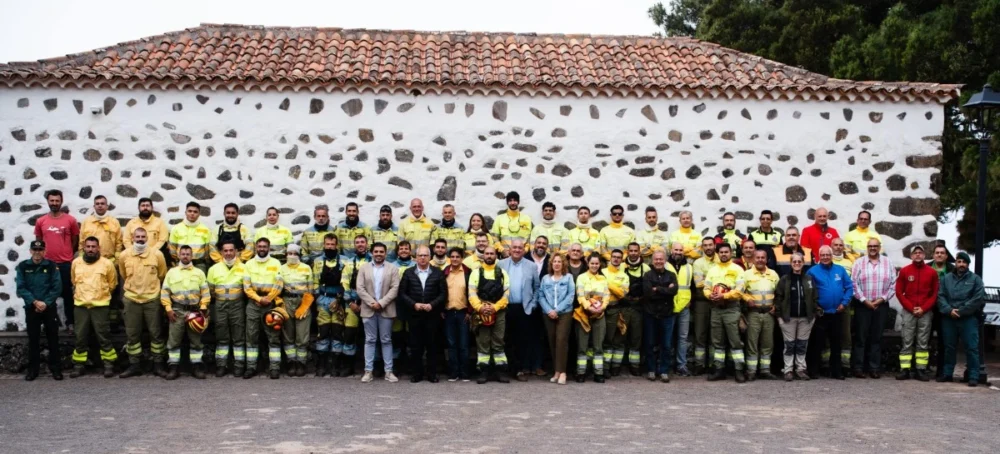 La Gomera: drones y más de 200 efectivos para hacer frente a la campaña de incendios